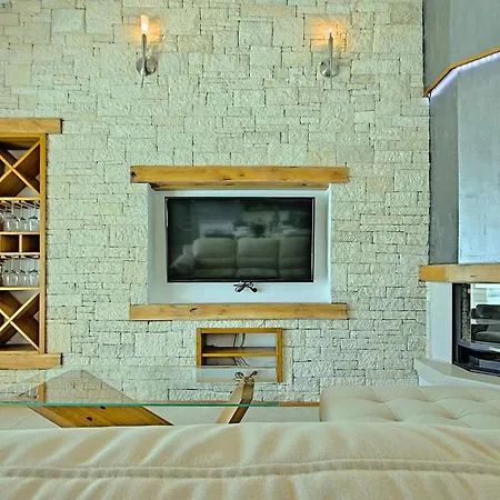 Gloria 펜션 브르토니글라