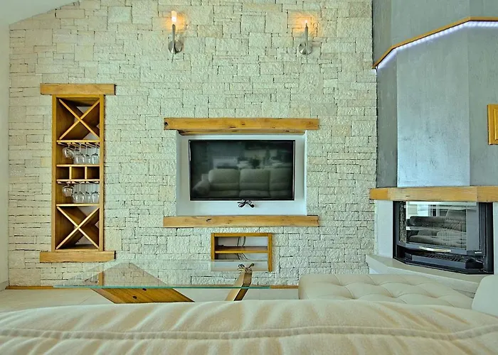 Gloria 펜션 브르토니글라